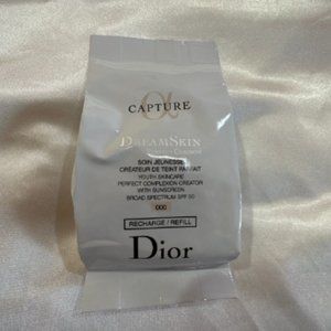 Dreamskin Fresh & Perfect Cushion Broad Spectrum SPF 50 Refill in #000